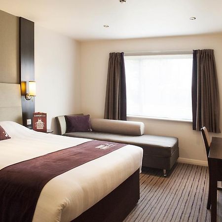 Premier Inn Glasgow Braehead Exterior foto