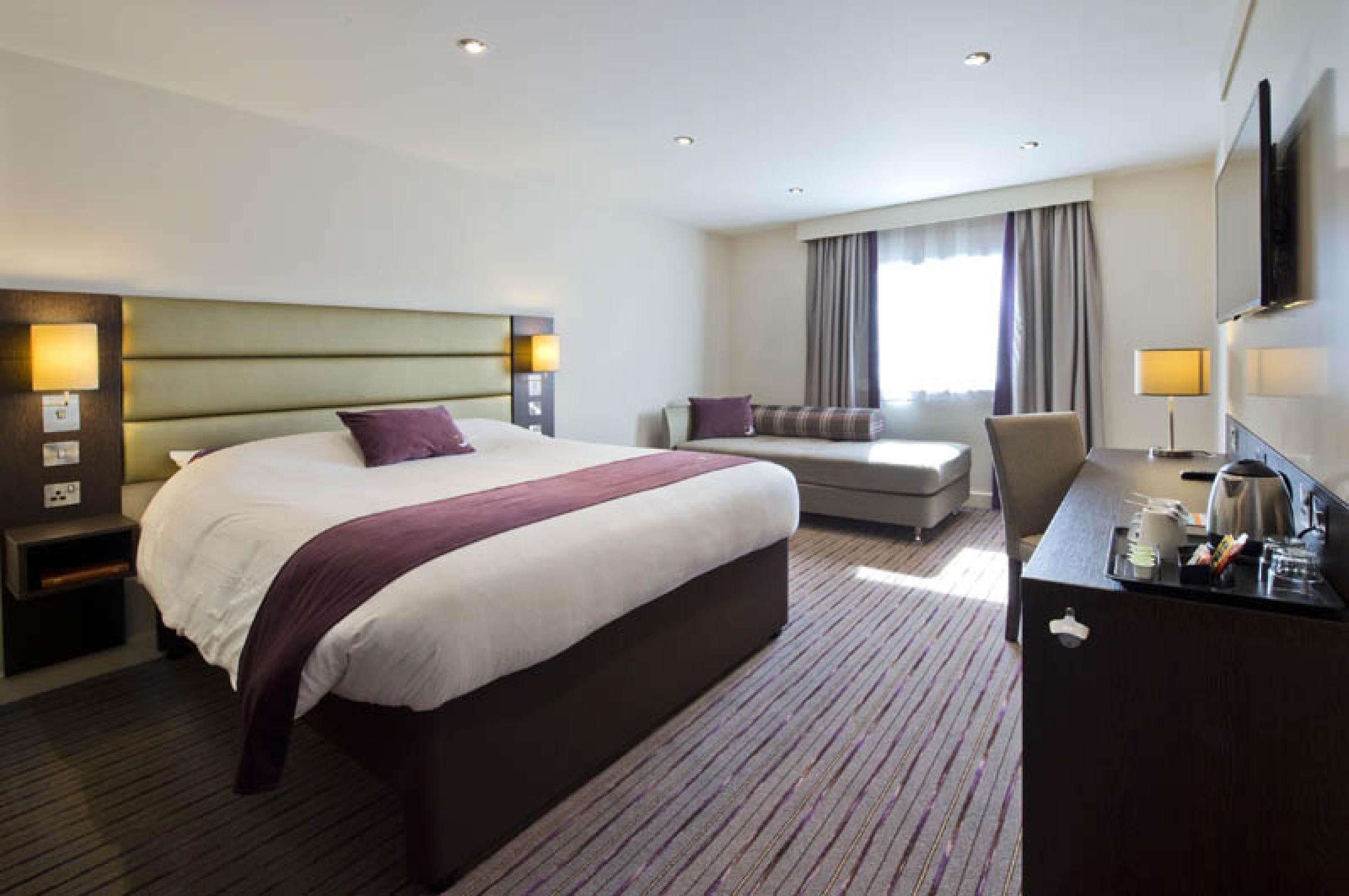 Premier Inn Glasgow Braehead Exterior foto