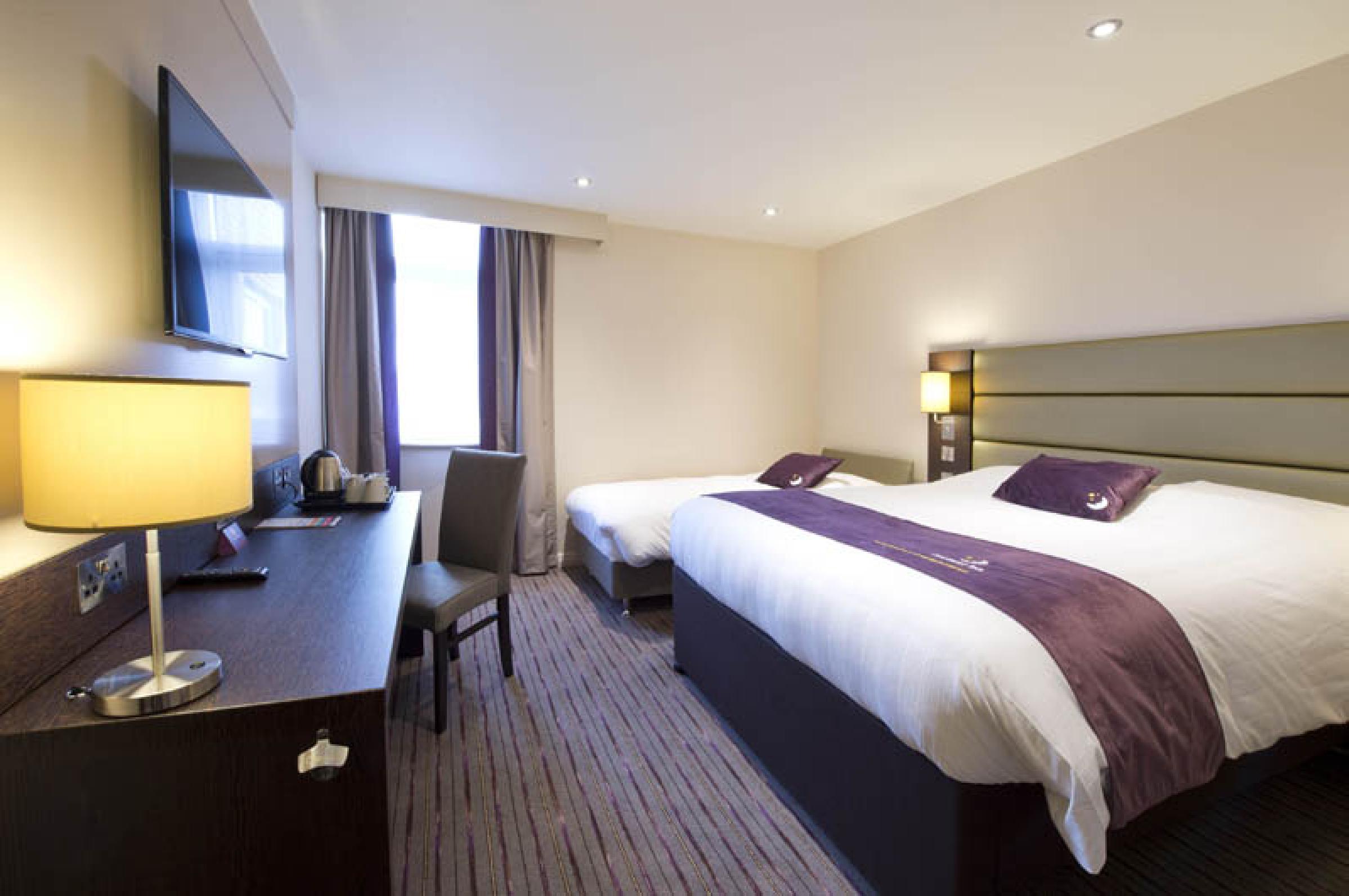 Premier Inn Glasgow Braehead Exterior foto