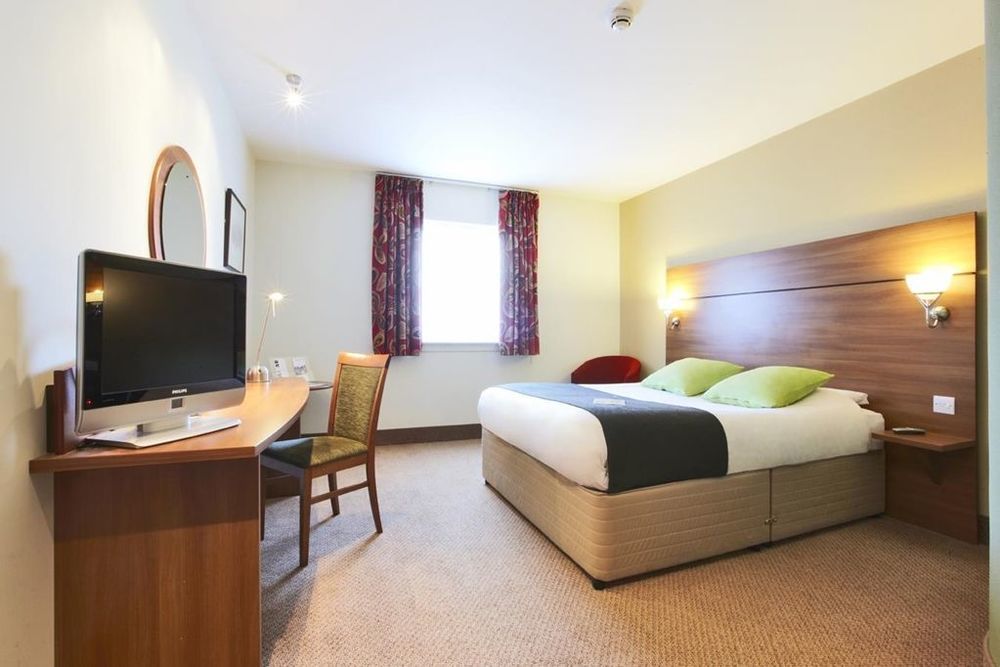 Premier Inn Glasgow Braehead Exterior foto