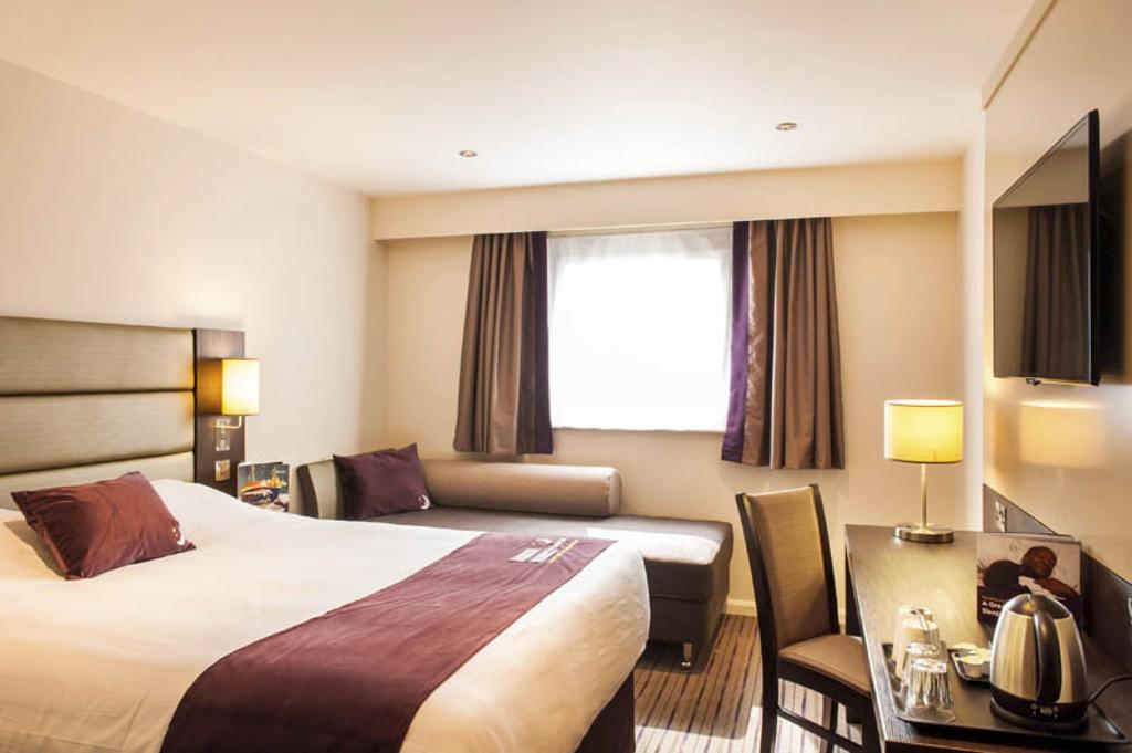 Premier Inn Glasgow Braehead Exterior foto
