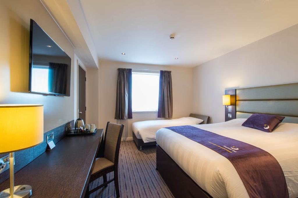 Premier Inn Glasgow Braehead Exterior foto
