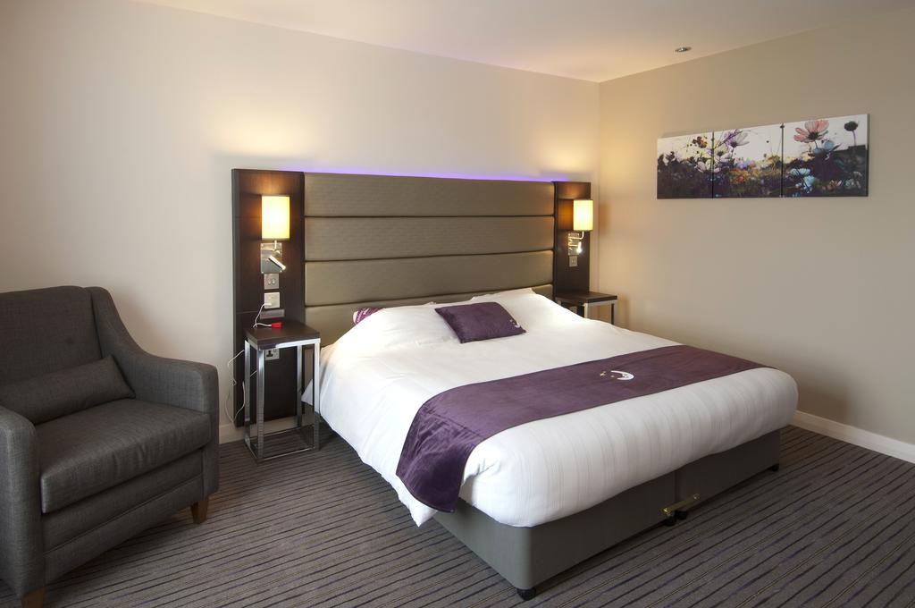 Premier Inn Glasgow Braehead Exterior foto