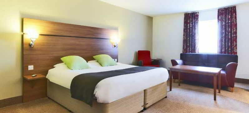 Premier Inn Glasgow Braehead Exterior foto